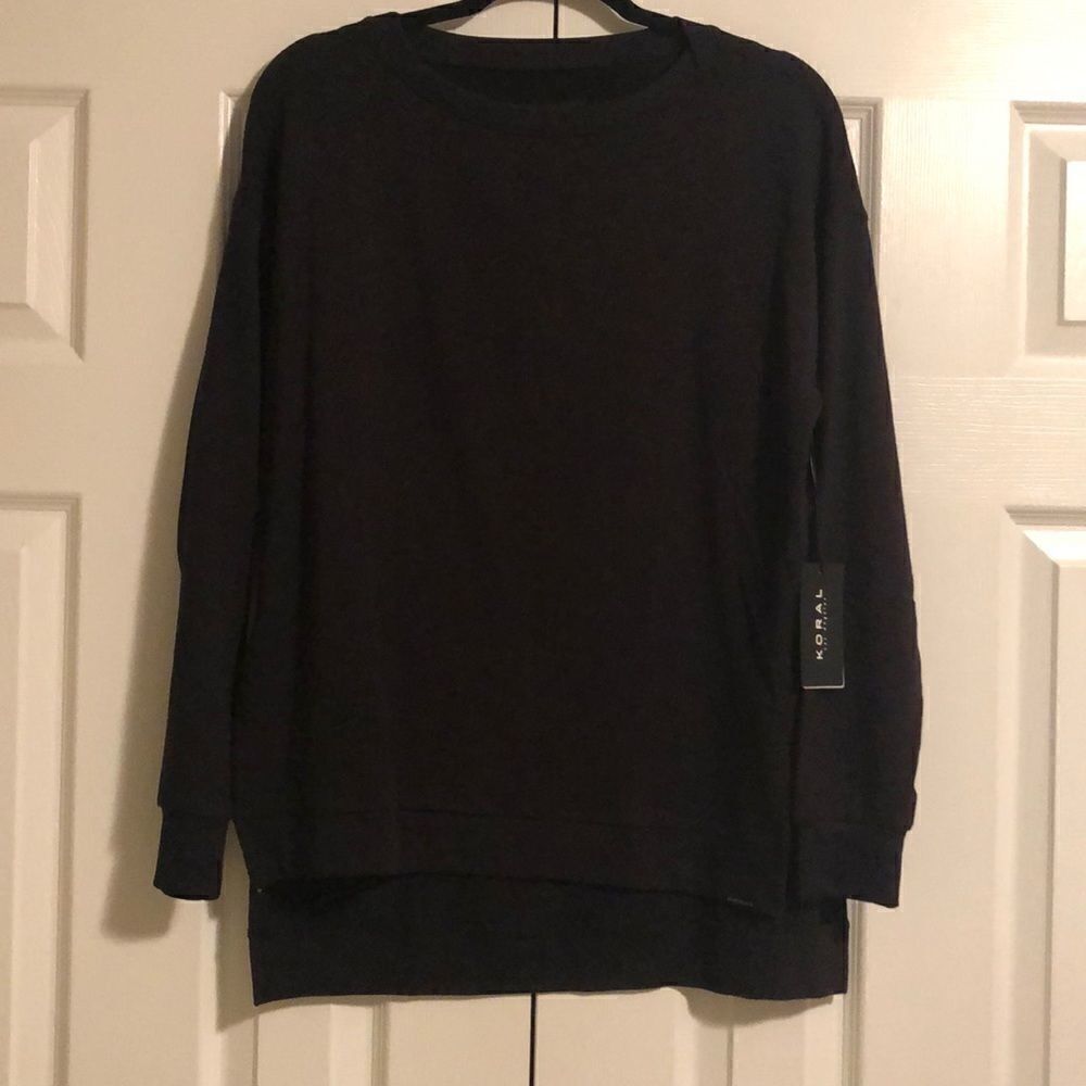 Koral Black Crewneck Long Sweatshirt